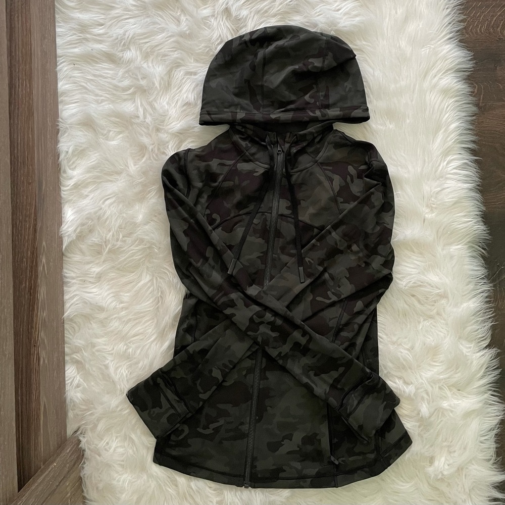 Perfect condition! Lululemon camo hooded Define jacket
